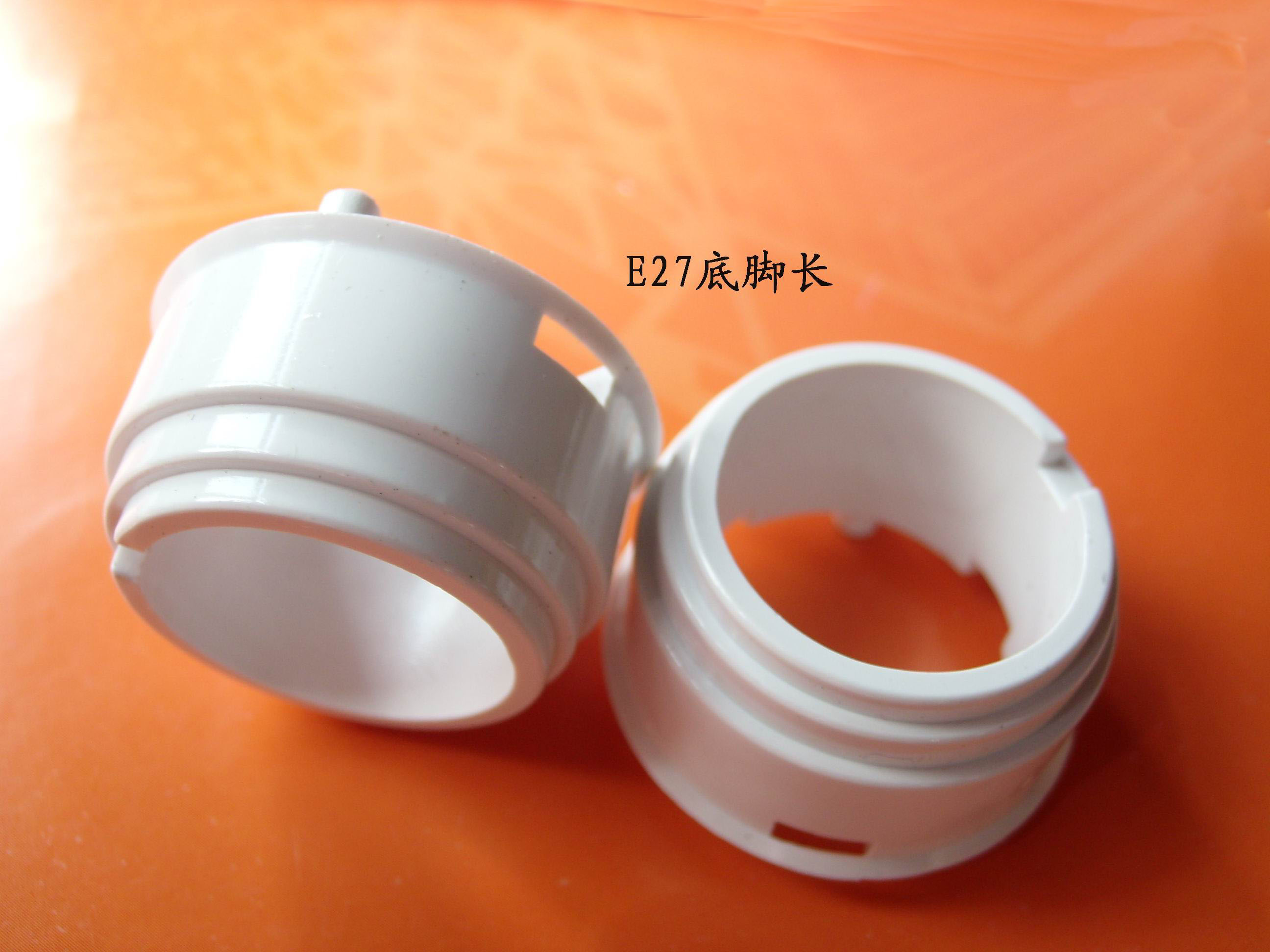 旭錦供應塑膠支架，燈頭
